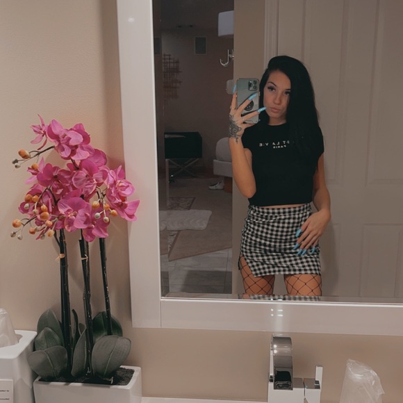 Meet your Posher, Chezarae - Picture 2 of 3